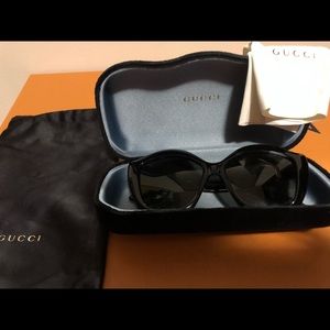❌❌❌❌SOLD❌❌Authentic Gucci sunglasses
